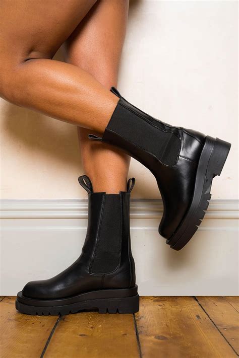 Boots and Ankle Boots For Women: Platform & Flat Booties 